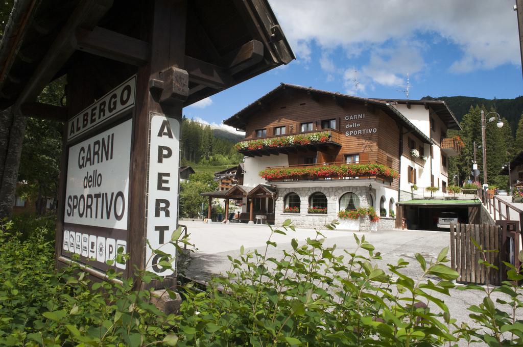 Hotel Garni Dello Sportivo Мадонна-ді-Кампільйо Екстер'єр фото