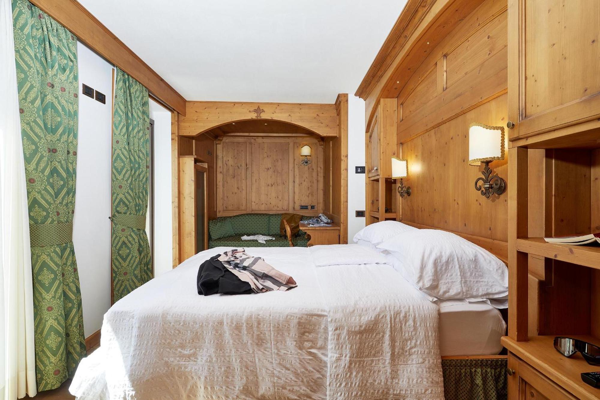 Hotel Garni Dello Sportivo Мадонна-ді-Кампільйо Екстер'єр фото