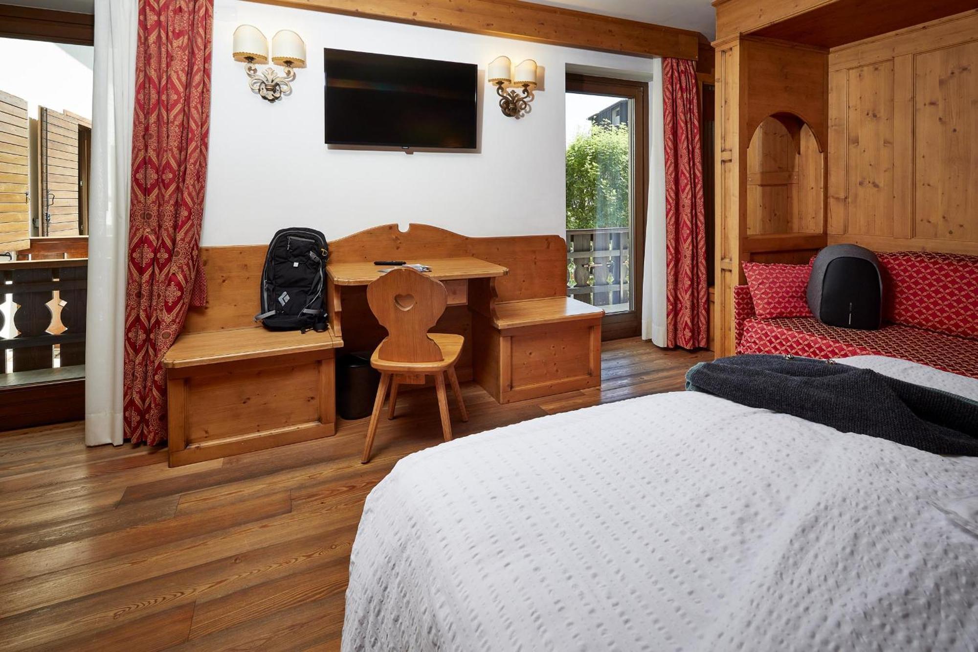 Hotel Garni Dello Sportivo Мадонна-ді-Кампільйо Екстер'єр фото