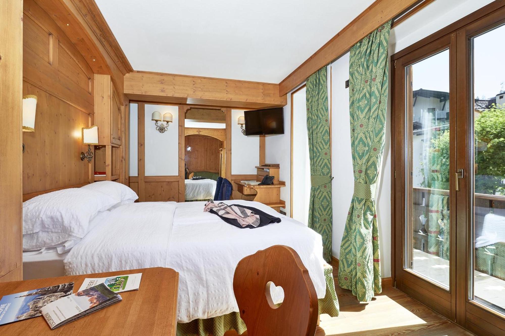 Hotel Garni Dello Sportivo Мадонна-ді-Кампільйо Екстер'єр фото